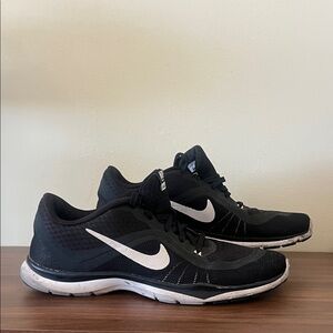 Nike Black and White Running Sneakers